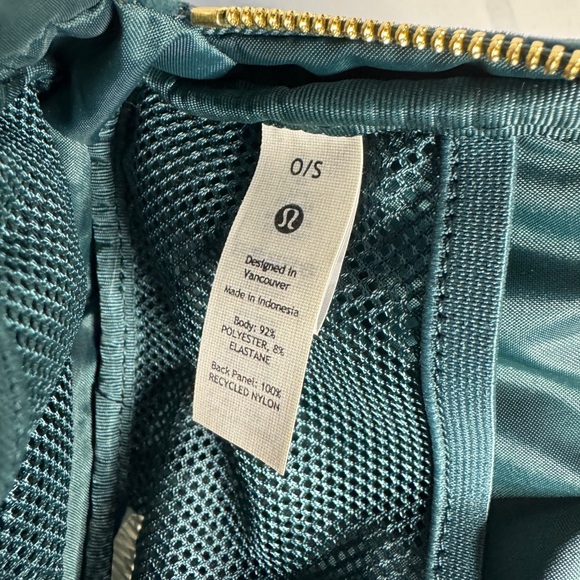 LULULEMON EVERYWHERE BAG 1L green velvet NWOT - Picture 8 of 9